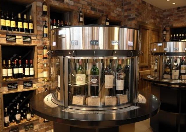 2万円の高級ワインが1杯365円！　「TOKUOKA」1周年記念キャンペーン