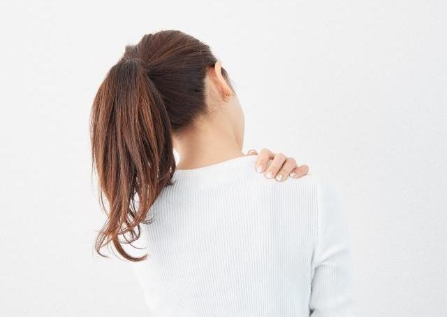 最近、肩こりがつらい...　それって秋の自律神経の乱れが原因かも